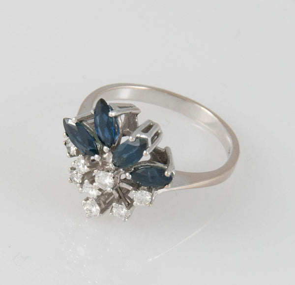 Anillo en oro blanco de 14k con zafiros y brillantes - Mayka Jewels