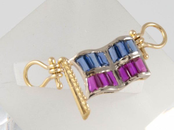 Bandera Náutica en oro 18k con zafiros y rubíes hecho a mano - Letra E - Mayka Jewels
