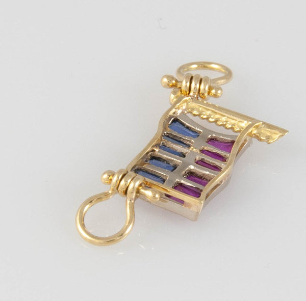 Bandera Náutica en oro 18k con zafiros y rubíes hecho a mano - Letra E - Mayka Jewels