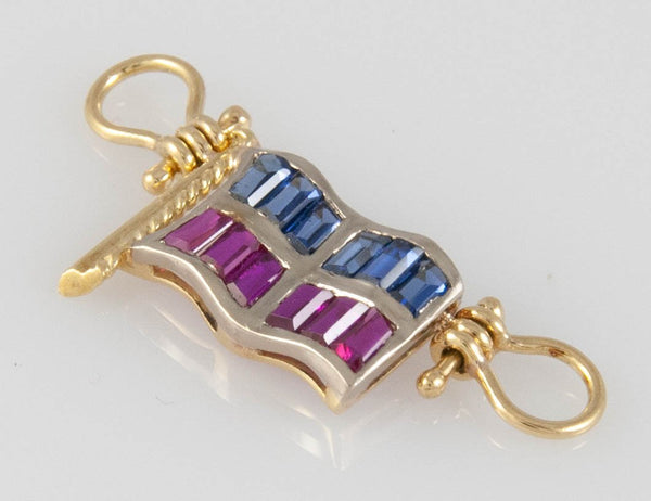 Bandera Náutica en oro 18k con zafiros y rubíes hecho a mano - Letra E - Mayka Jewels