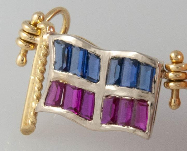 Bandera Náutica en oro 18k con zafiros y rubíes hecho a mano - Letra E - Mayka Jewels