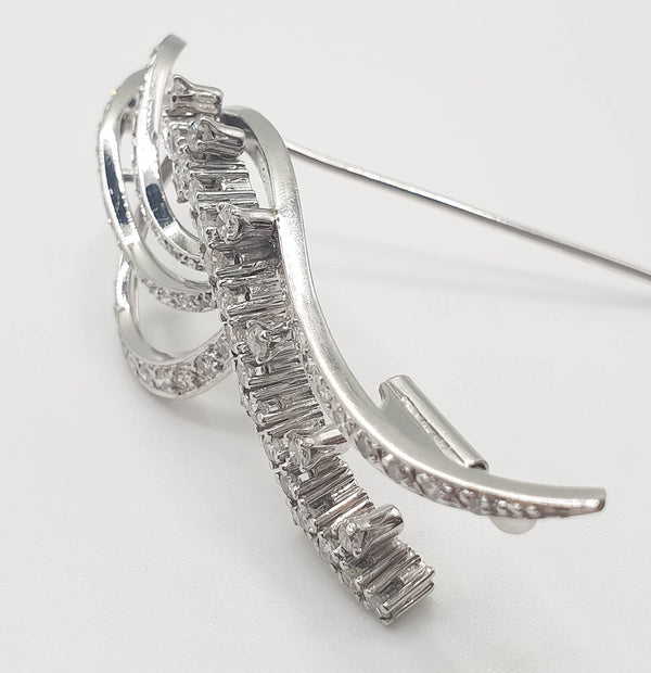 Broche años 40 en oro blanco 18k con diamantes 1.43 quilates - Mayka Jewels