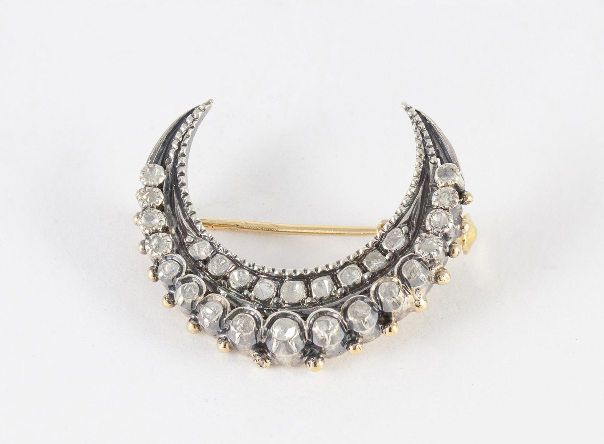 Broche antiguo en oro amarillo 18k y brillantes - Mayka Jewels