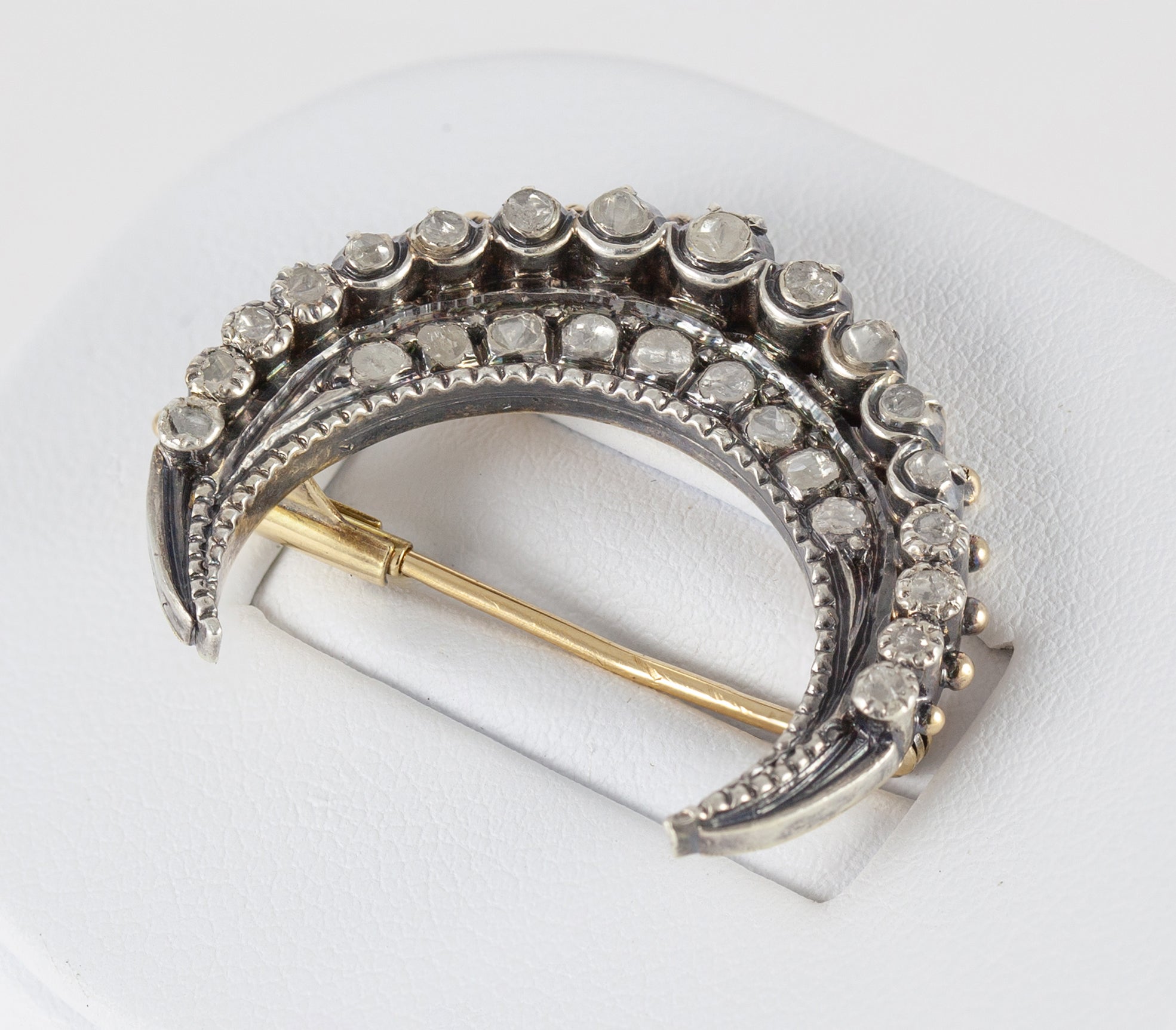 Broche antiguo en oro amarillo 18k y brillantes - Mayka Jewels
