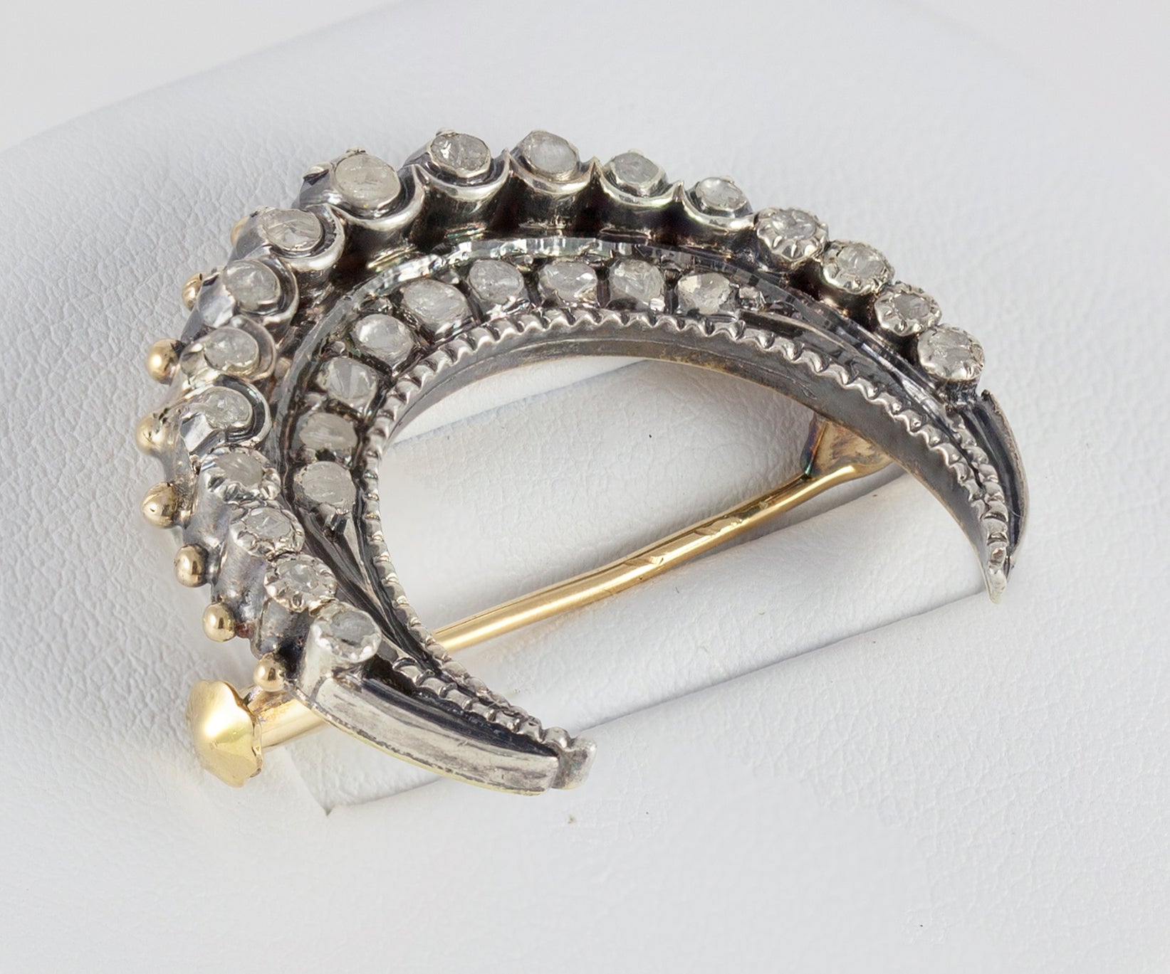 Broche antiguo en oro amarillo 18k y brillantes - Mayka Jewels