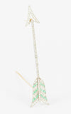 Broche flecha en oro blanco 18k con brillantes y esmeraldas - Mayka Jewels
