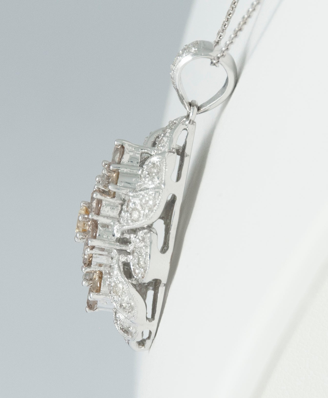 Cadena y colgante en oro blanco 18k y brillantes 3.5 ct House of R&D - Mayka Jewels