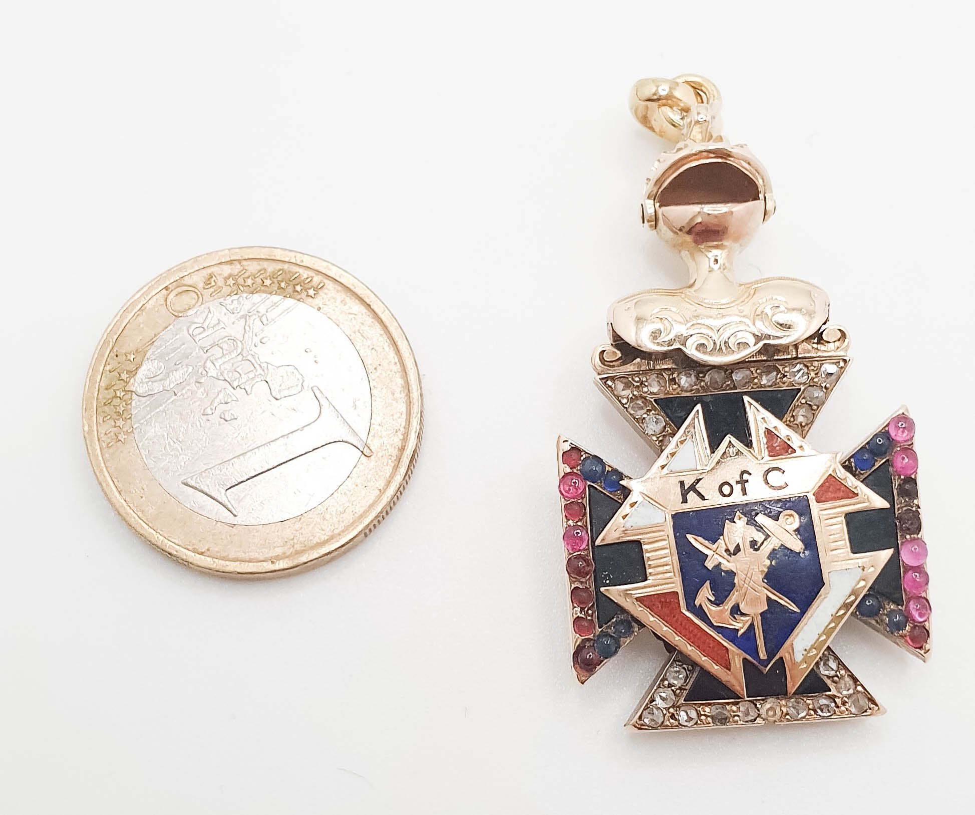 Colgante antiguo caballeros de Colón en oro 18k con rubíes diamantes y zafiros - Mayka Jewels