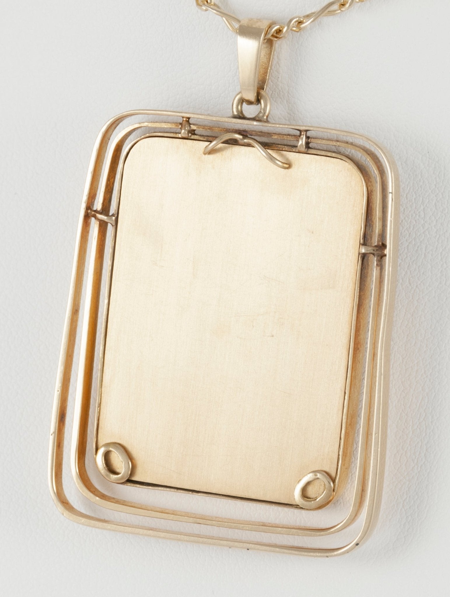 Colgante antiguo oro amarillo 18k y porcelana esmaltada - Mayka Jewels