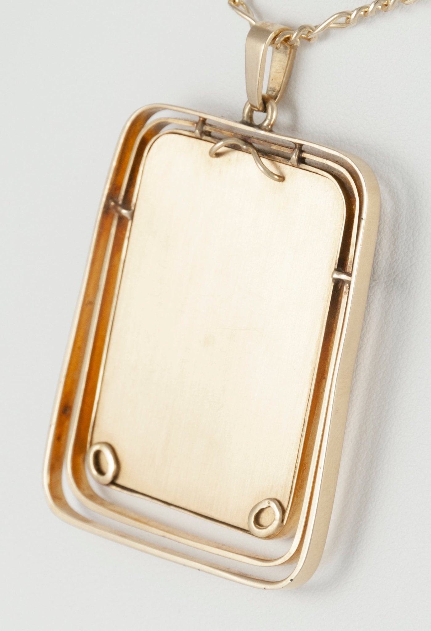 Colgante antiguo oro amarillo 18k y porcelana esmaltada - Mayka Jewels