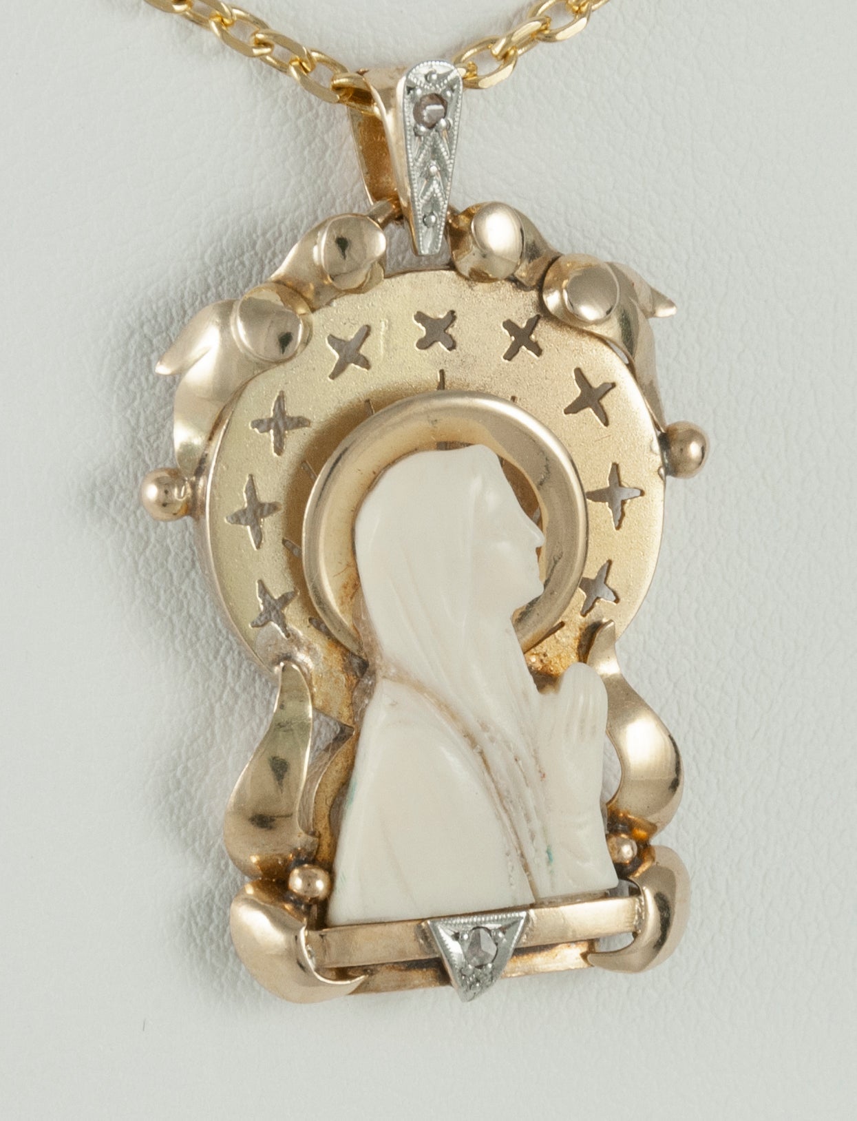 Colgante antiguo oro amarillo con marfil y brillantes - Mayka Jewels