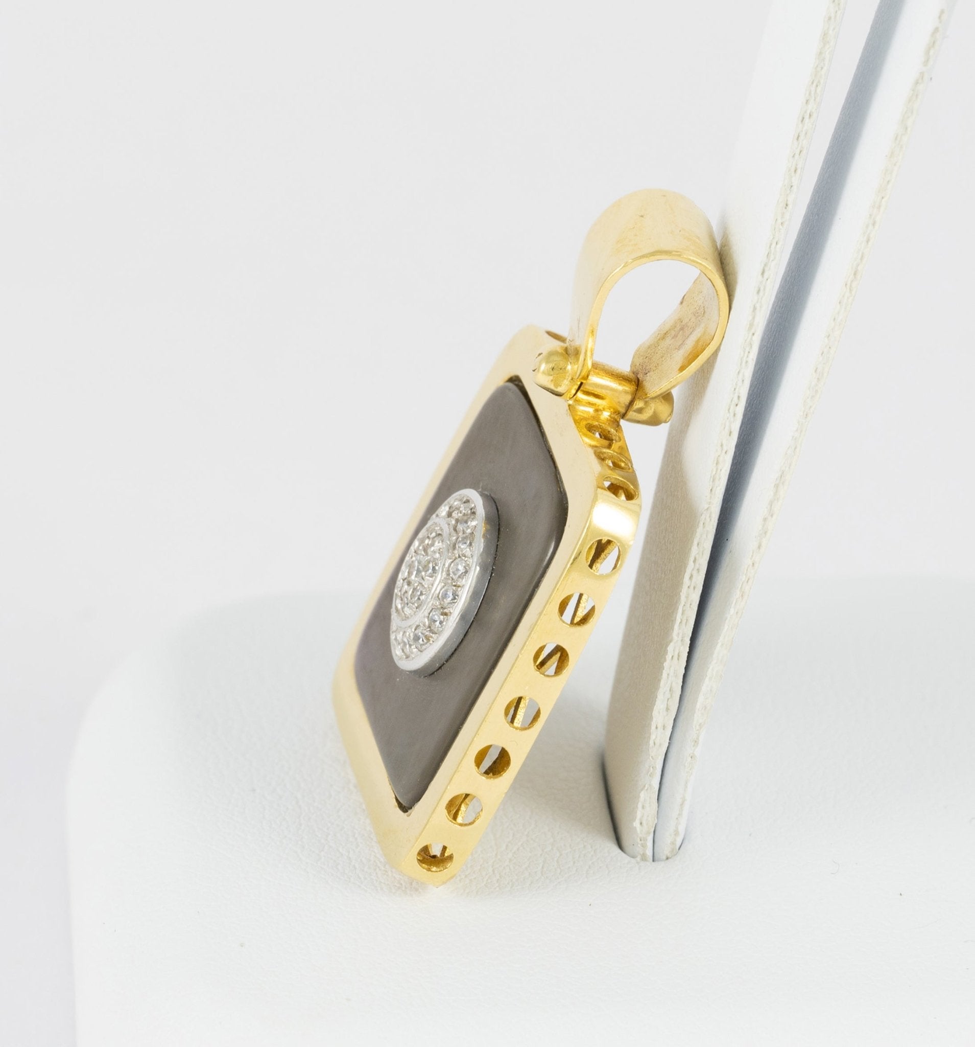 Colgante en oro amarillo 18k nácar y brillantes - Mayka Jewels