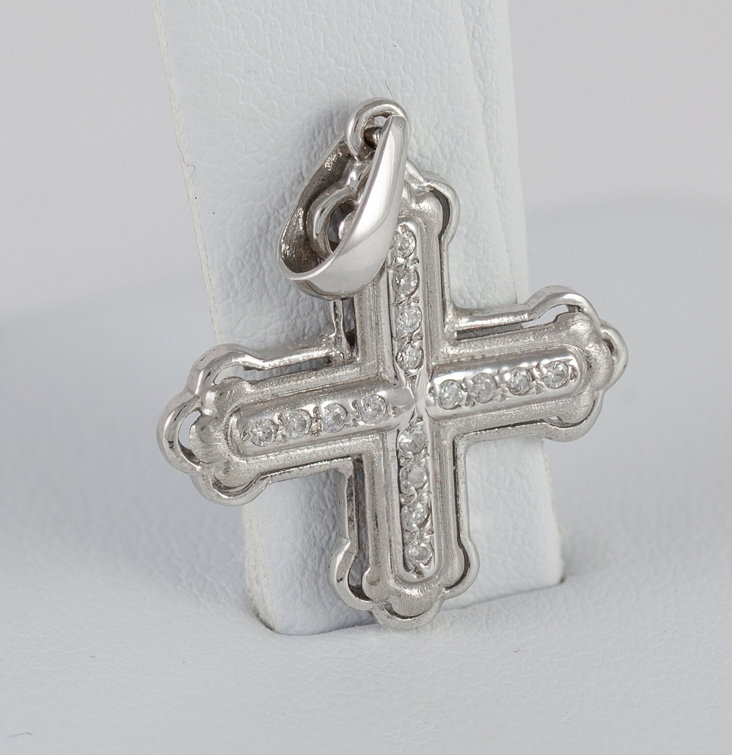 Colgante en oro blanco 18k con brillantes - Mayka Jewels