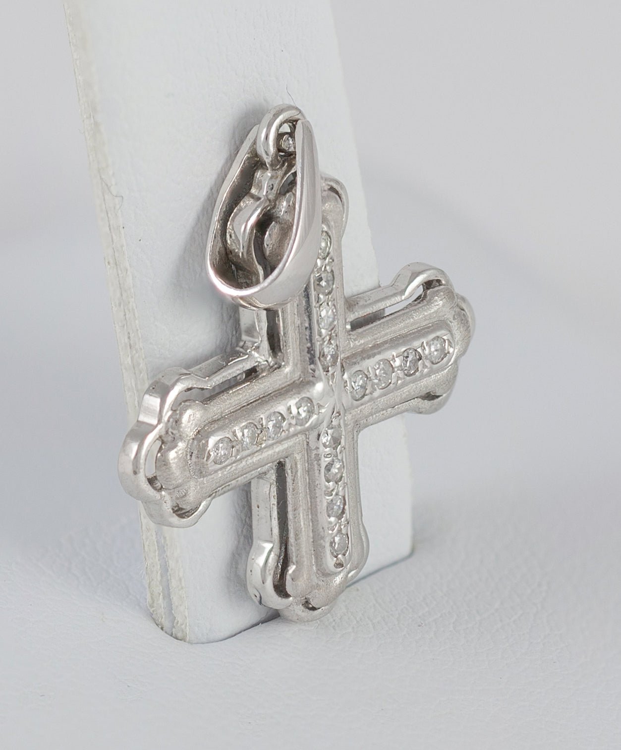 Colgante en oro blanco 18k con brillantes - Mayka Jewels