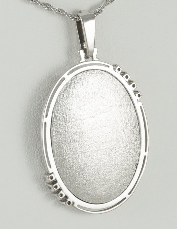 Colgante en oro blanco 18k con brillantes y porcelanda esmaltada - Mayka Jewels