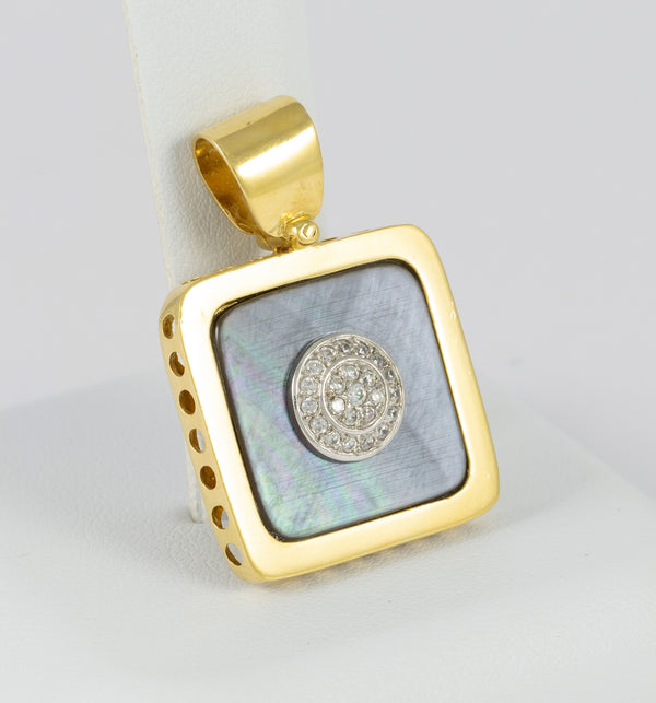 Colgante en oro amarillo 18k nácar y brillantes