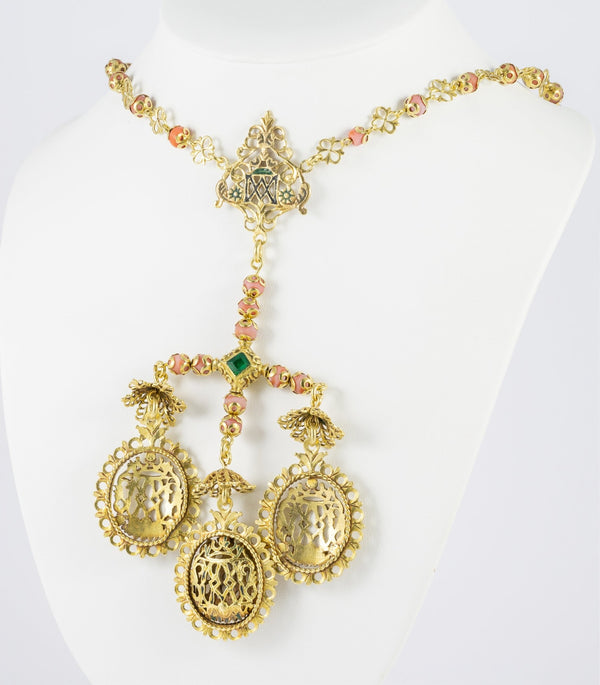 Collar tipo rosario en oro amarillo con esmeraldas y coral rojo - Mayka Jewels