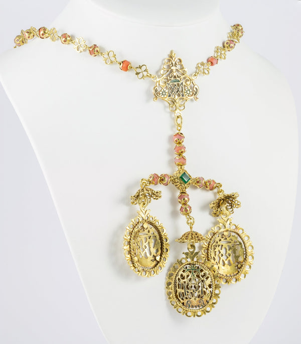 Collar tipo rosario en oro amarillo con esmeraldas y coral rojo - Mayka Jewels