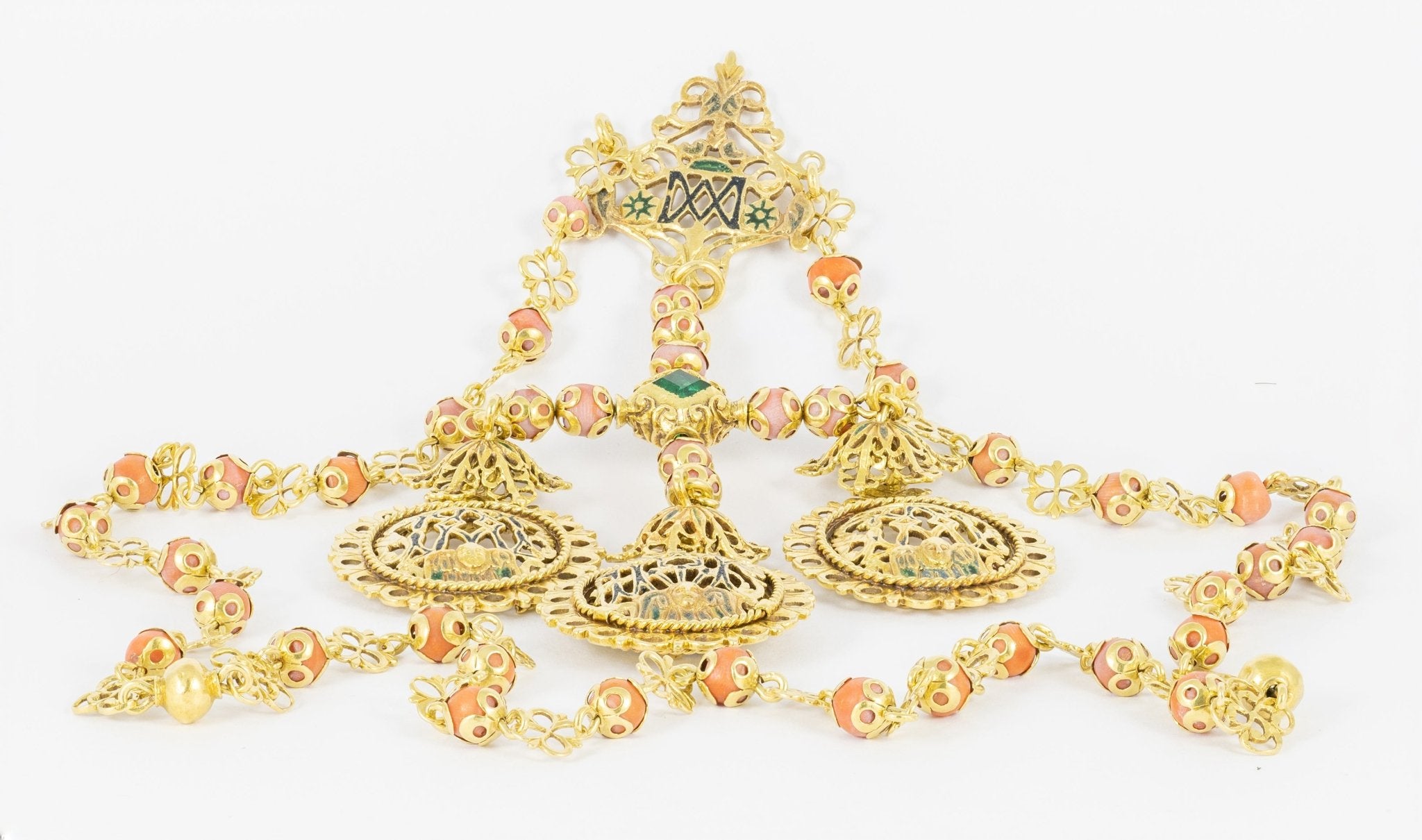 Collar tipo rosario en oro amarillo con esmeraldas y coral rojo - Mayka Jewels