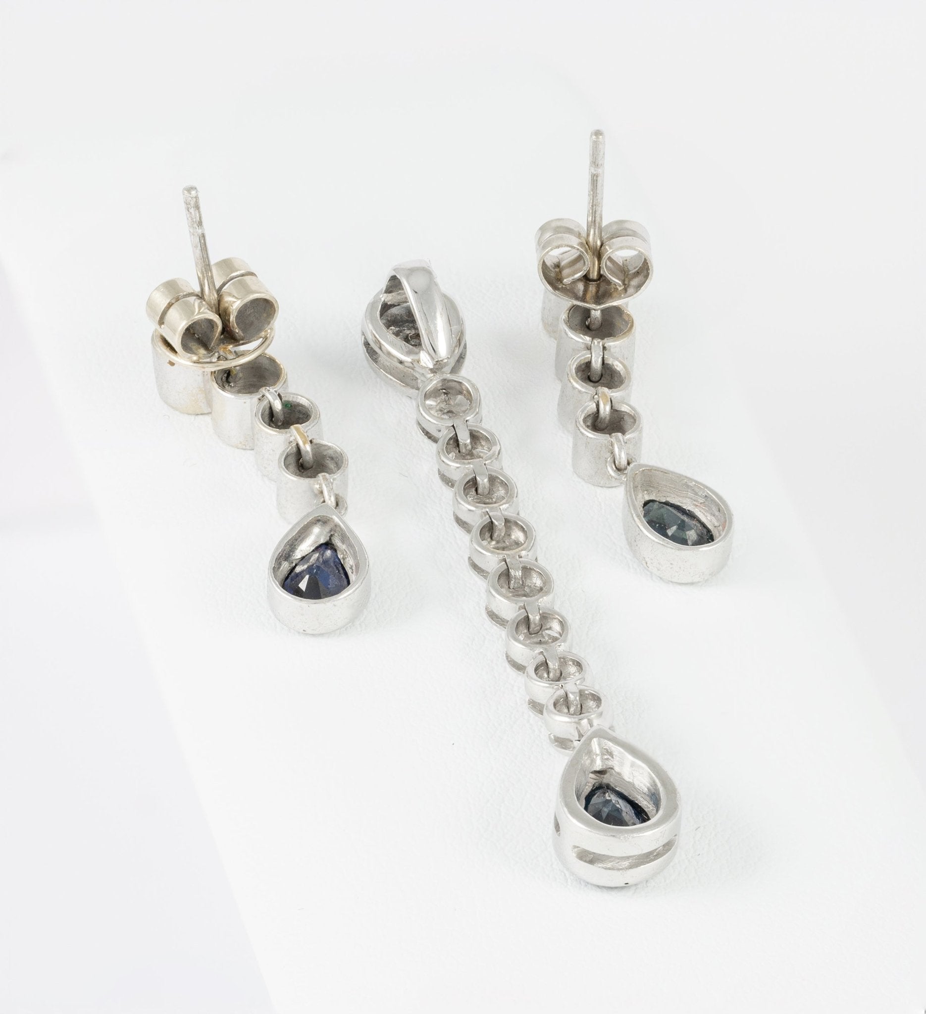 Conjunto pendientes y colgante en oro blanco con brillantes y zafiros - Mayka Jewels