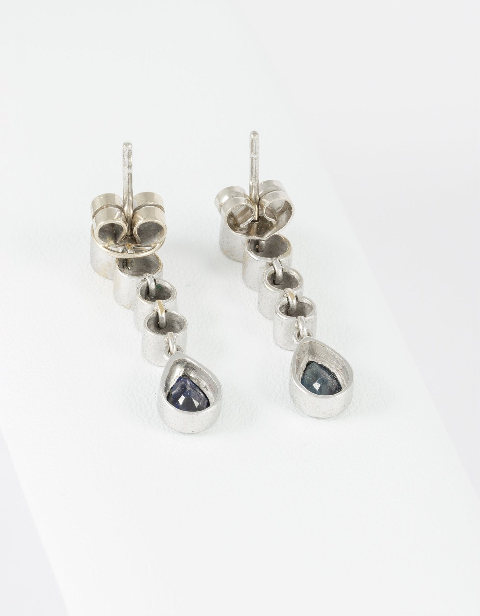 Conjunto pendientes y colgante en oro blanco con brillantes y zafiros - Mayka Jewels