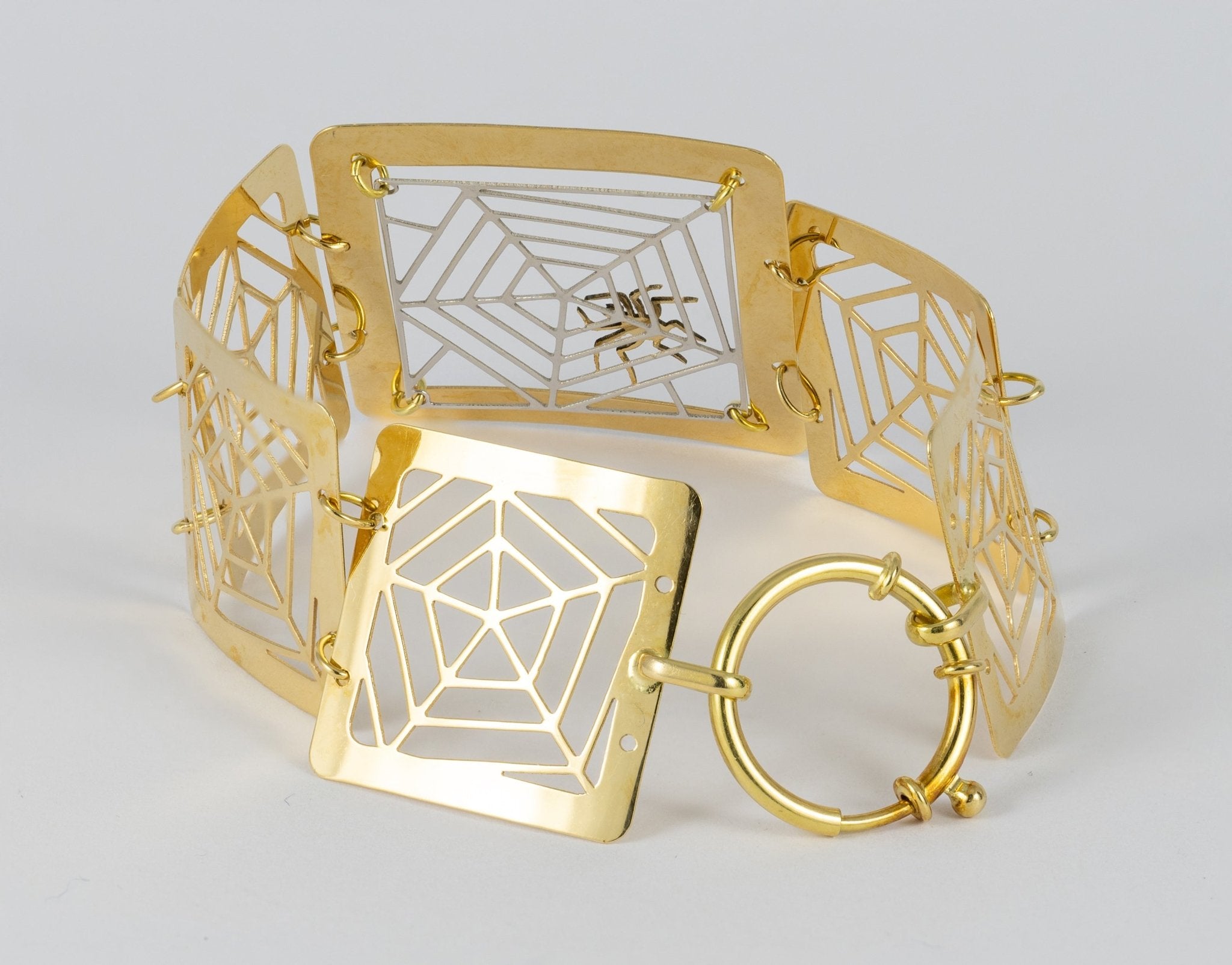 Conjunto pulsera, colgante y pendientes en oro amarillo y blanco 18k - Mayka Jewels