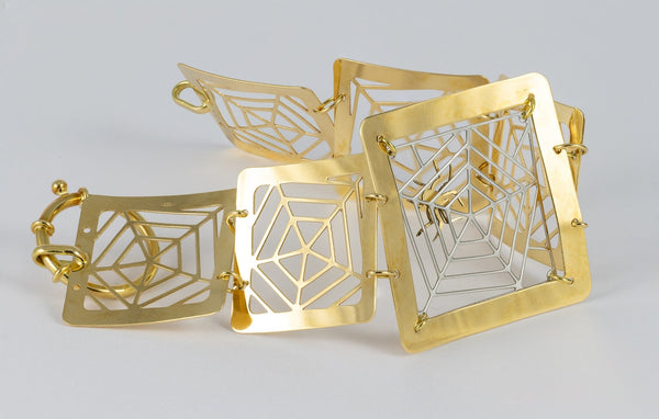 Conjunto pulsera, colgante y pendientes en oro amarillo y blanco 18k - Mayka Jewels