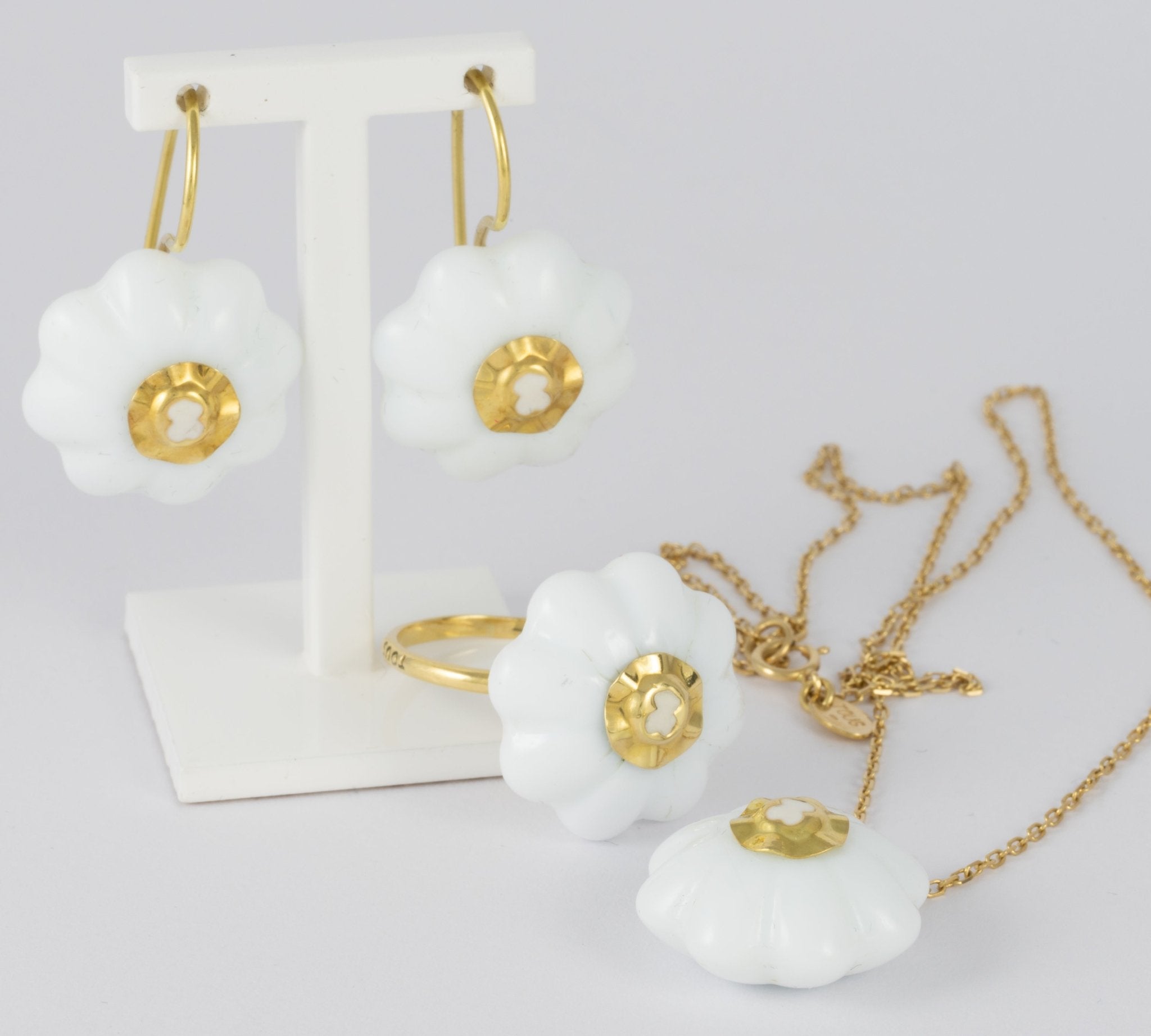 Conjunto Tous Cadena Pendientes Anillo en oro amarillo 18k y porcelana - Mayka Jewels