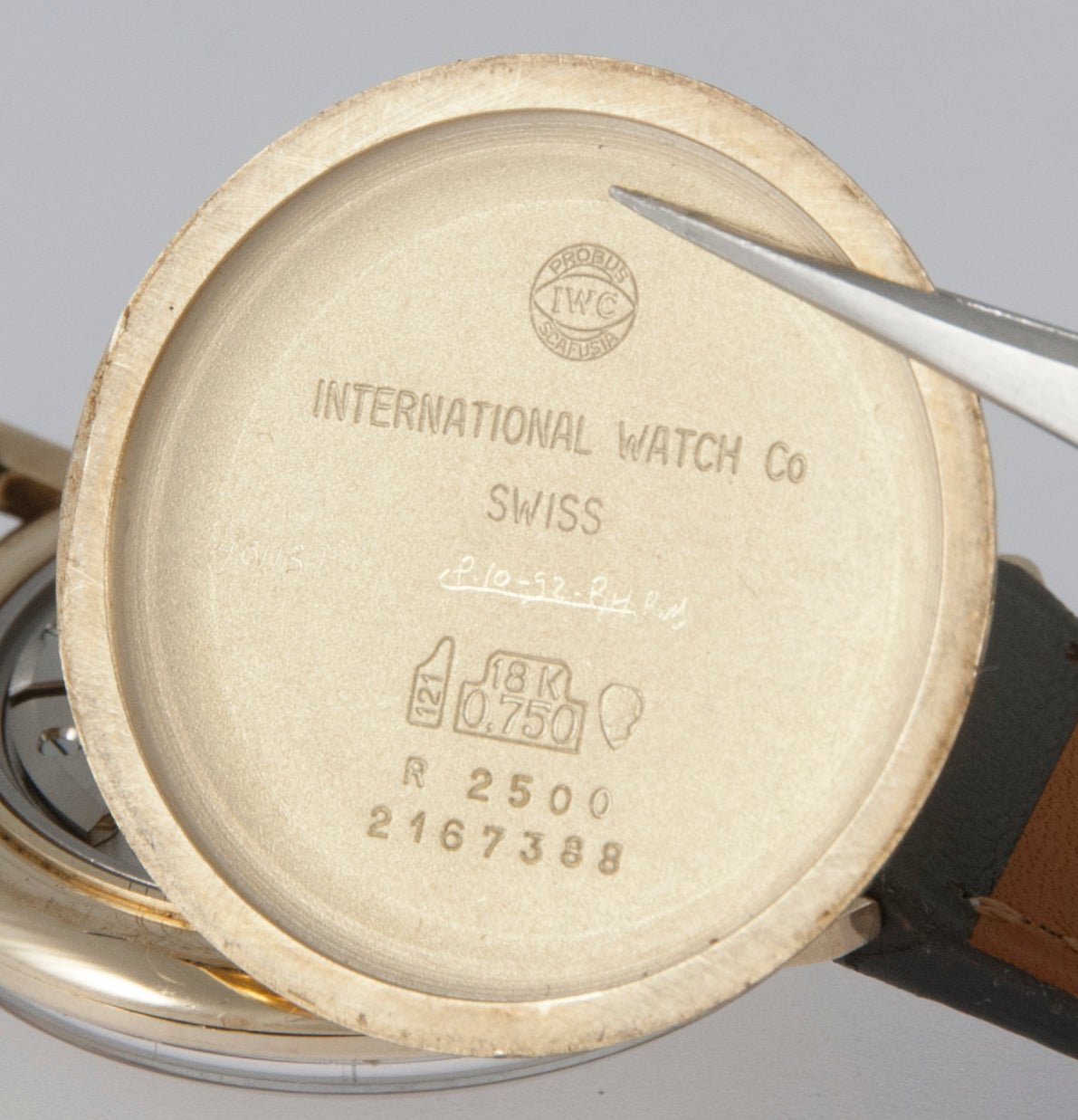 IWC Vintage Yellow Gold 18k Ref: R 2500 - Mayka Jewels