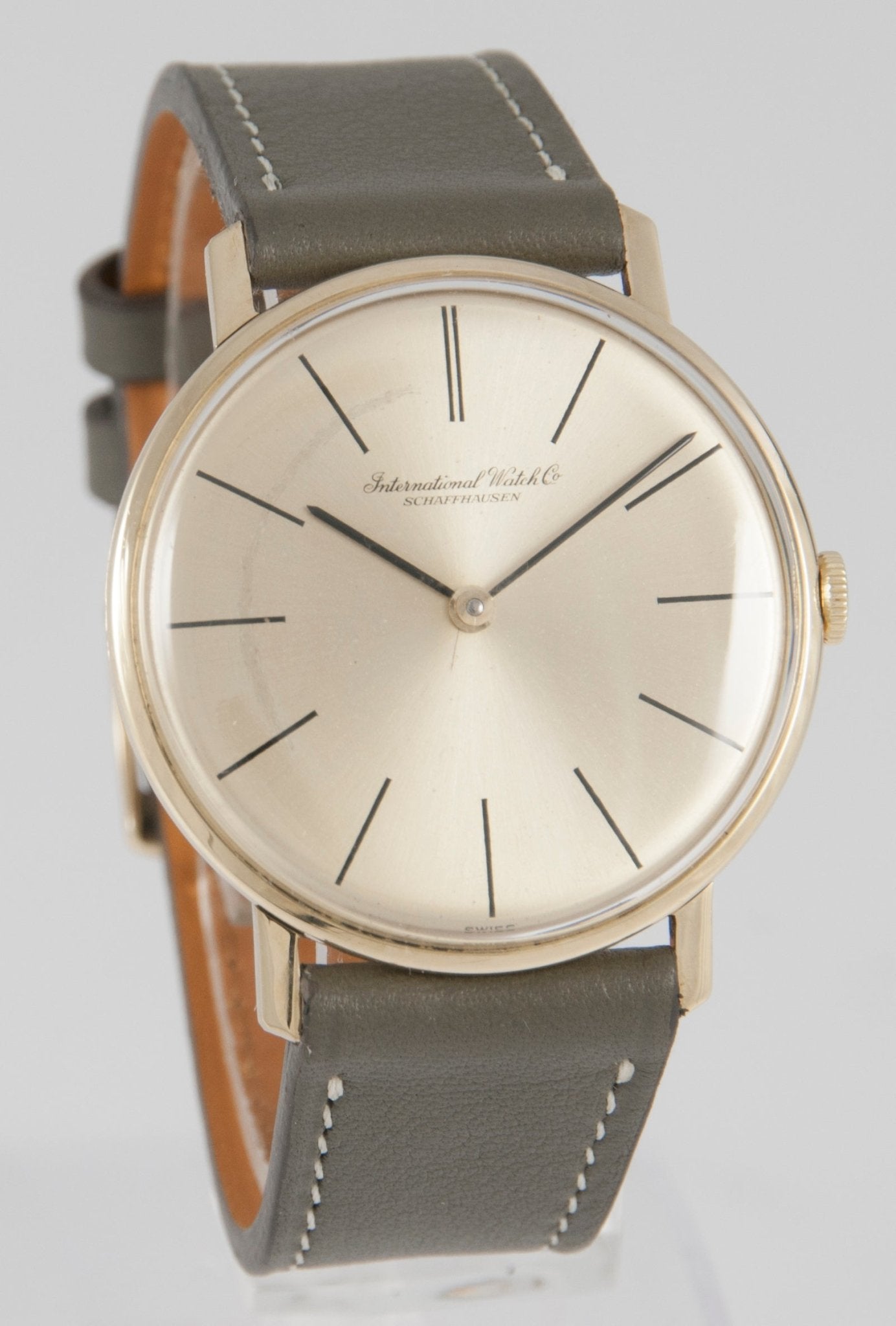 IWC Vintage Yellow Gold 18k Ref: R 2500 - Mayka Jewels