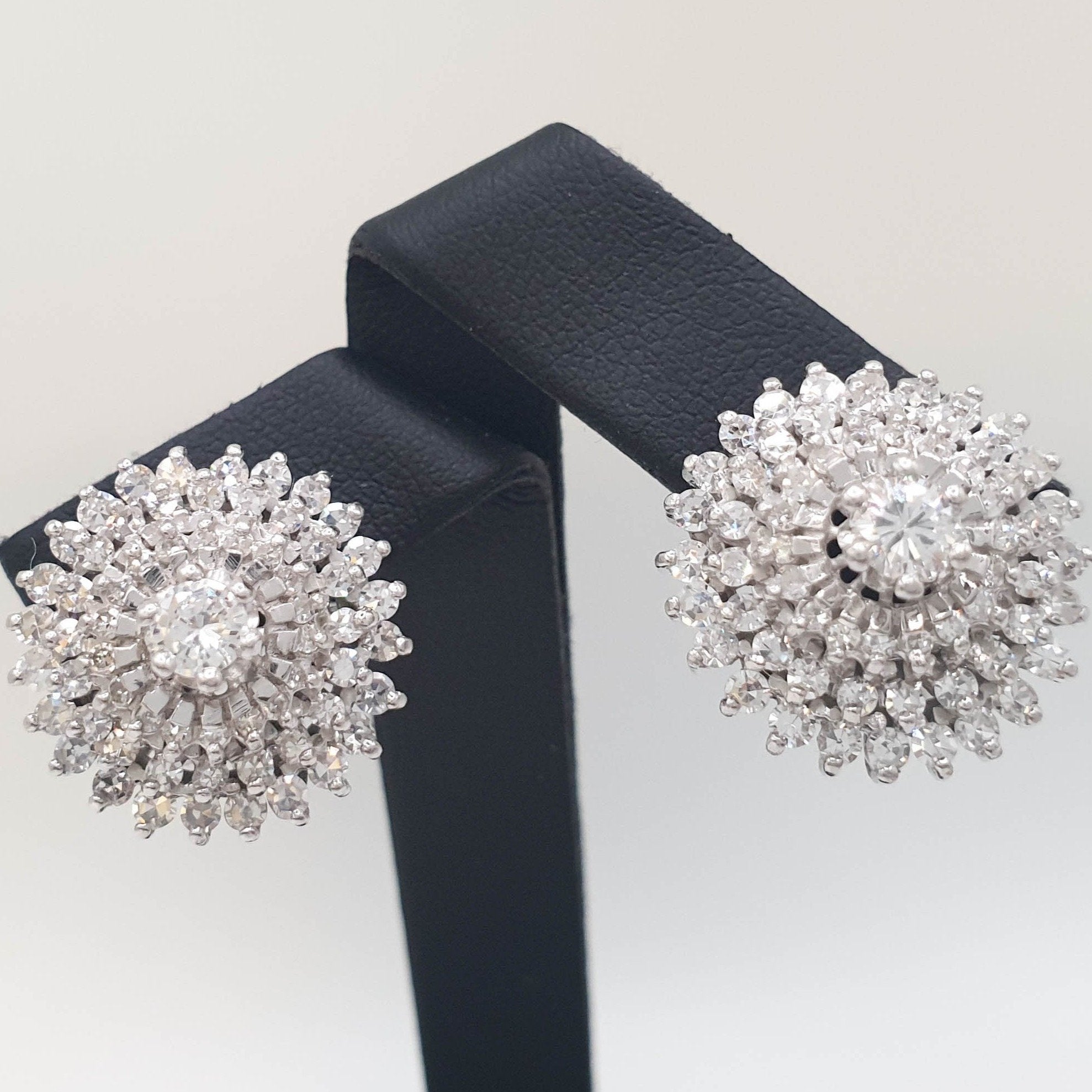 Pendientes años 40 en oro blanco 18k con brillantes 2.30 quilates - Mayka Jewels
