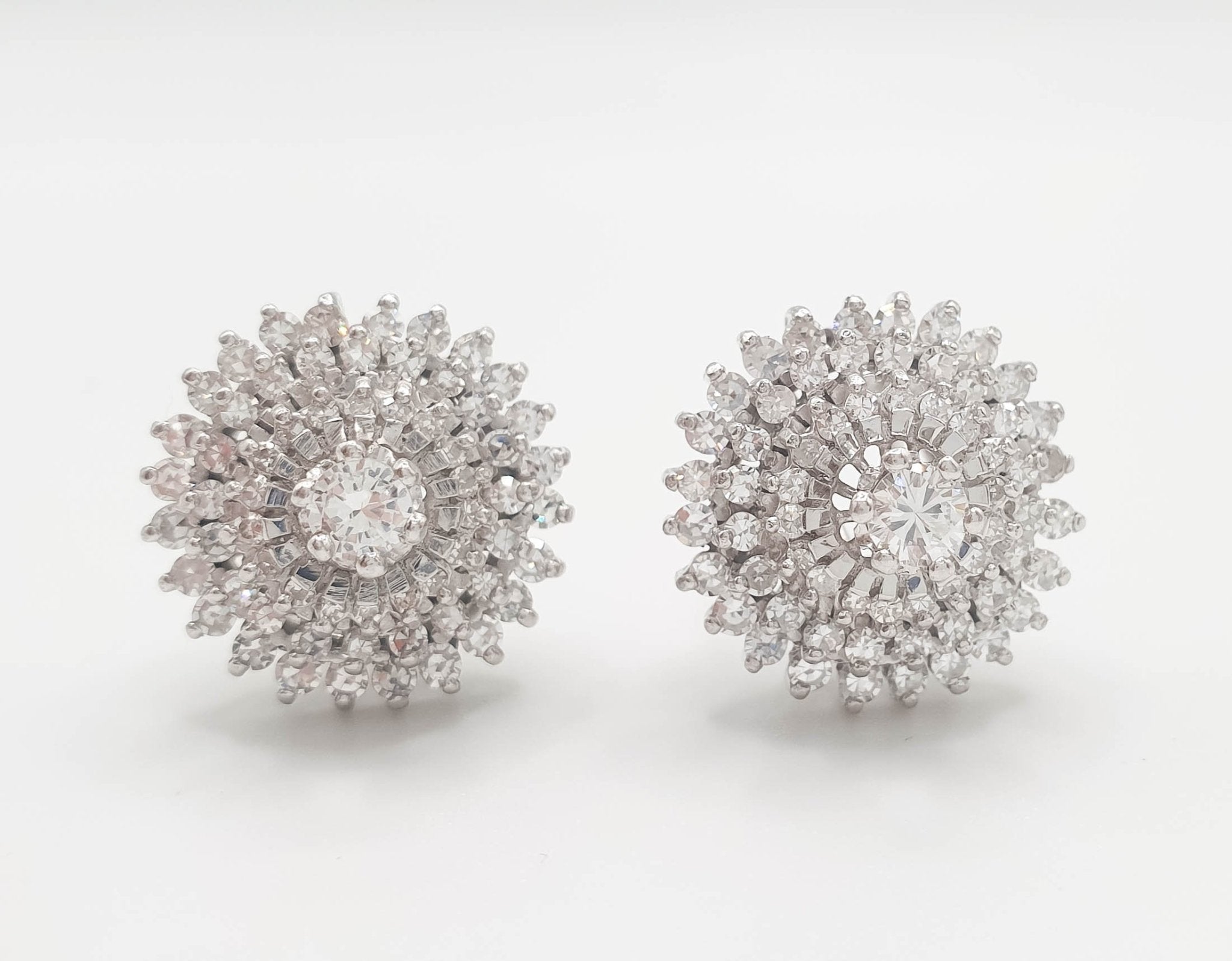 Pendientes años 40 en oro blanco 18k con brillantes 2.30 quilates - Mayka Jewels