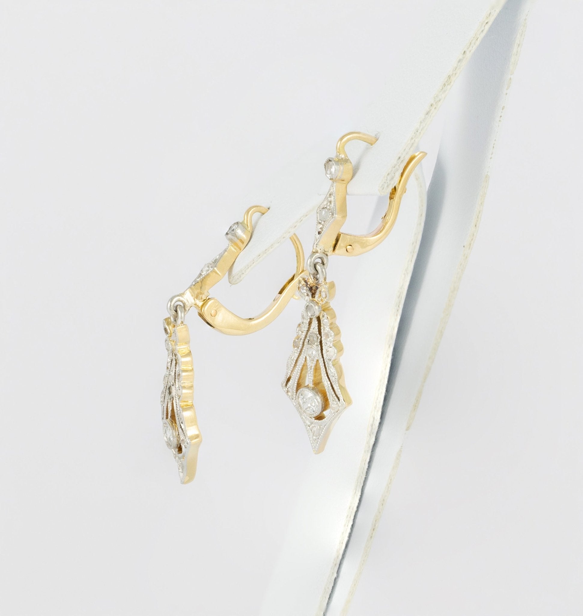 Pendientes antiguos en oro amarillo 18k y diamantes 0.28 ct - Mayka Jewels