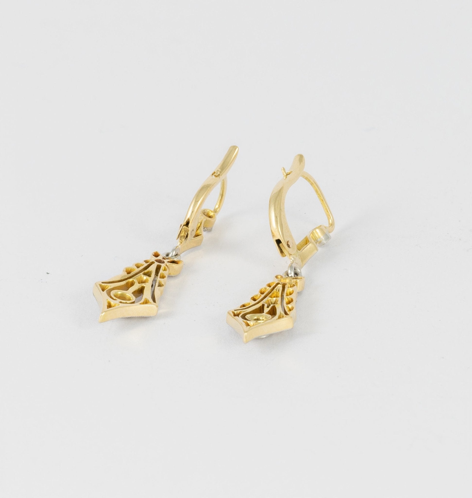 Pendientes antiguos en oro amarillo 18k y diamantes 0.28 ct - Mayka Jewels