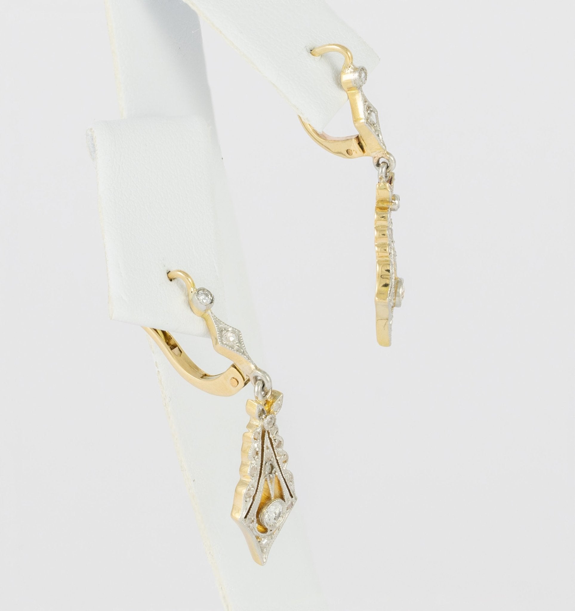 Pendientes antiguos en oro amarillo 18k y diamantes 0.28 ct - Mayka Jewels