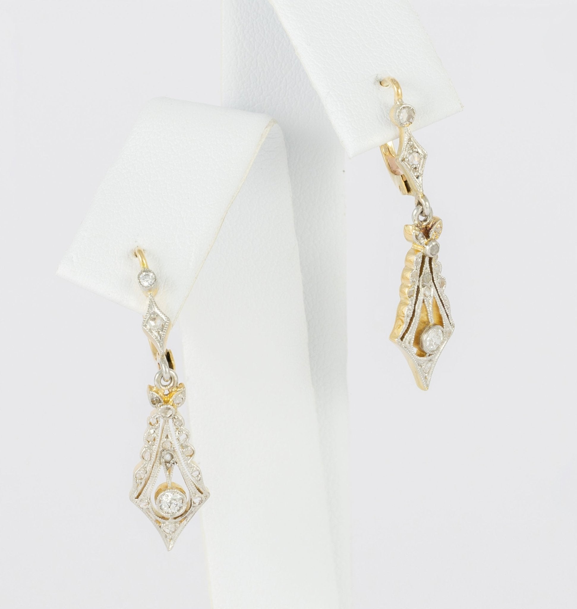 Pendientes antiguos en oro amarillo 18k y diamantes 0.28 ct - Mayka Jewels