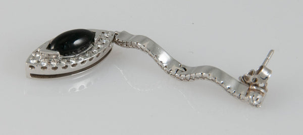 Pendientes en oro blanco 18k con brillantes y ónix central - Mayka Jewels