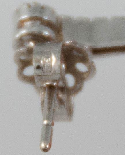 Pendientes en oro blanco 18k con brillantes y ónix central - Mayka Jewels