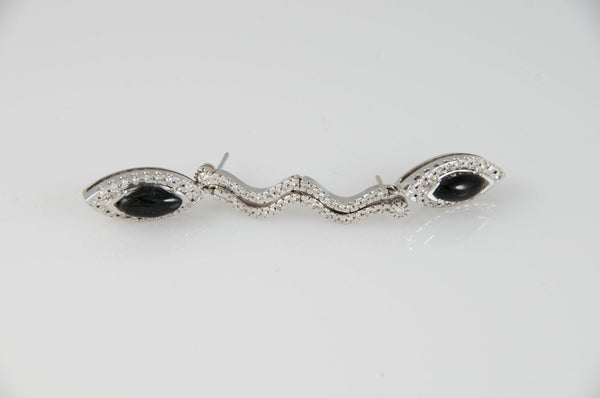 Pendientes en oro blanco 18k con brillantes y ónix central - Mayka Jewels