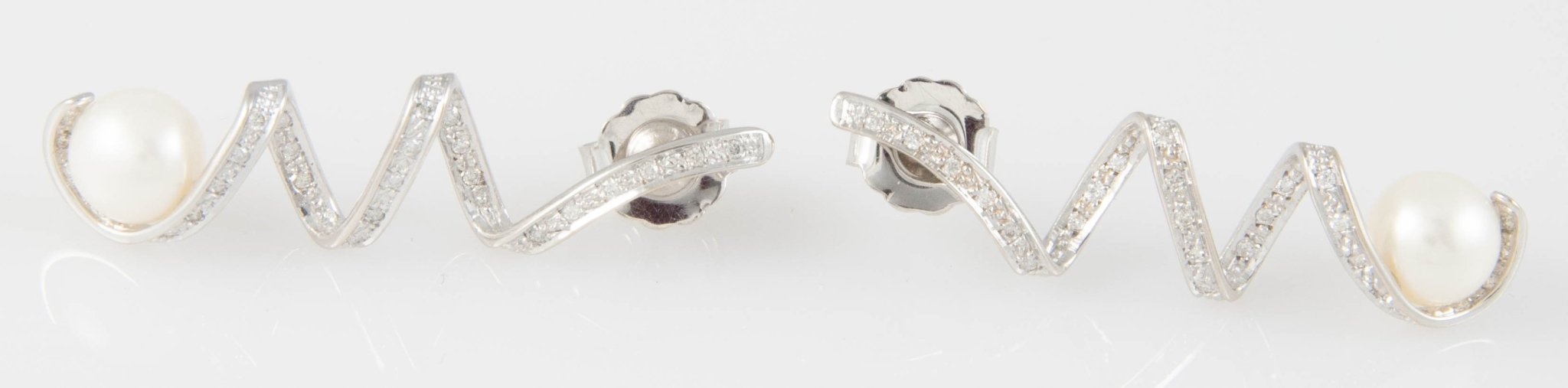 Pendientes en oro blanco 18k con perla y brillantes - Mayka Jewels