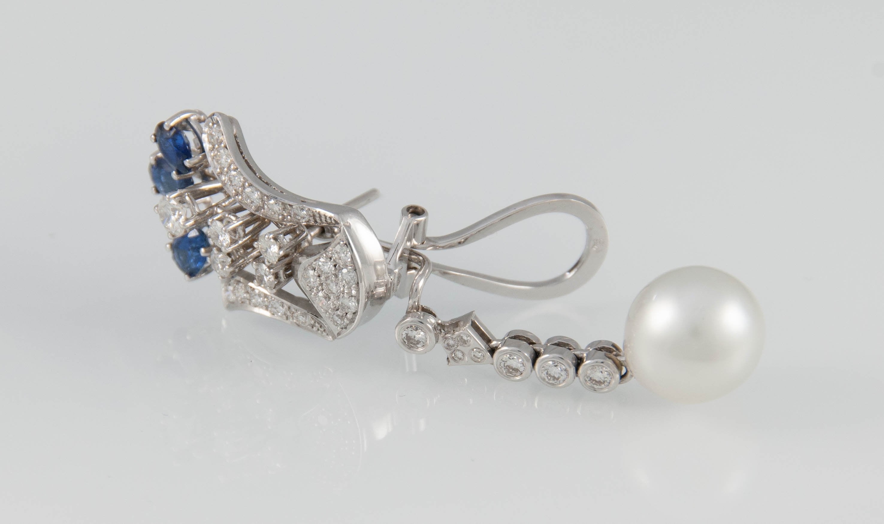 Pendientes en oro blanco 18k con zafiros y diamantes - Mayka Jewels