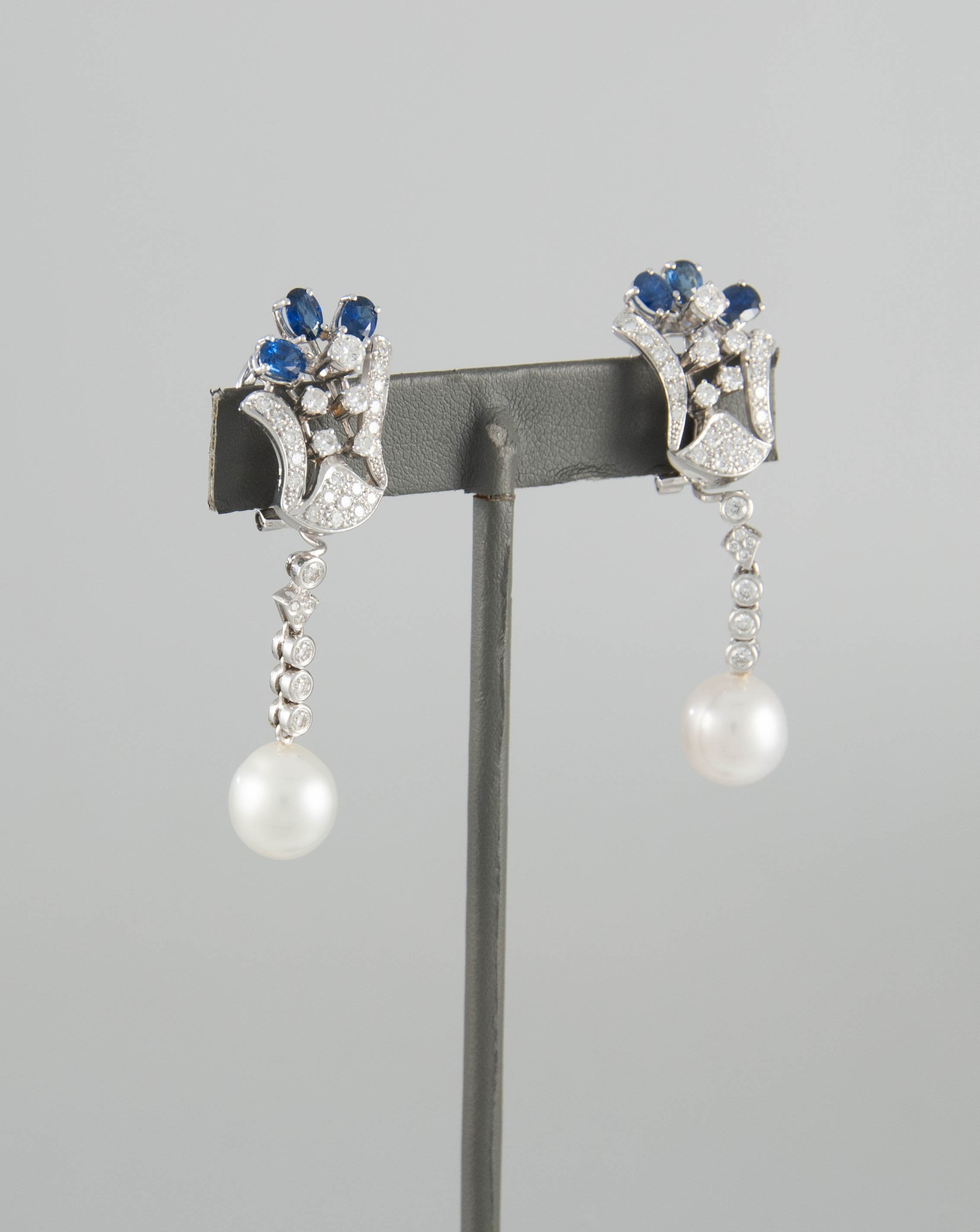 Pendientes en oro blanco 18k con zafiros y diamantes - Mayka Jewels
