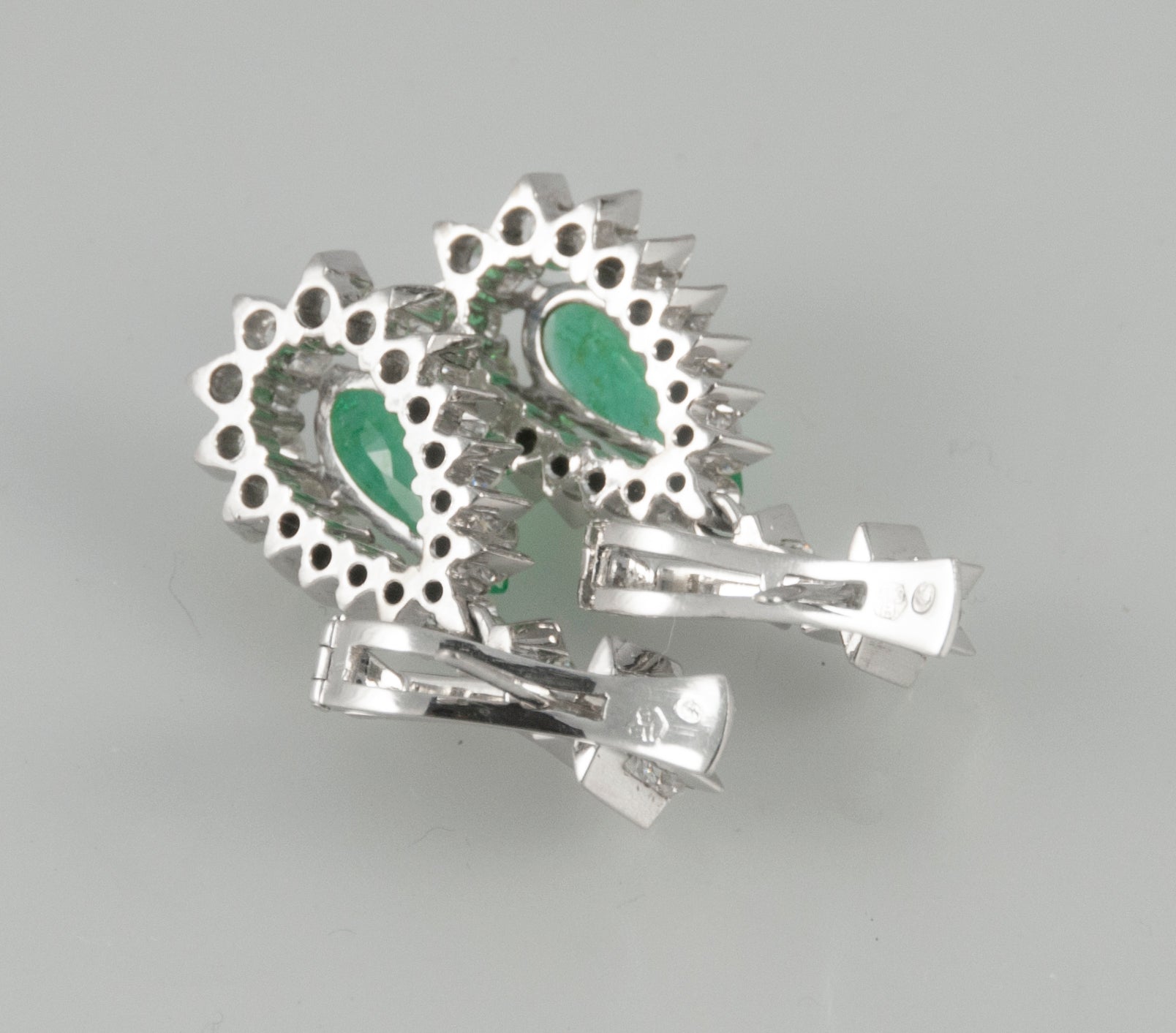 Pendientes en oro blanco 18k esmeraldas 3.4 ct y brillantes 0.88 ct - Mayka Jewels