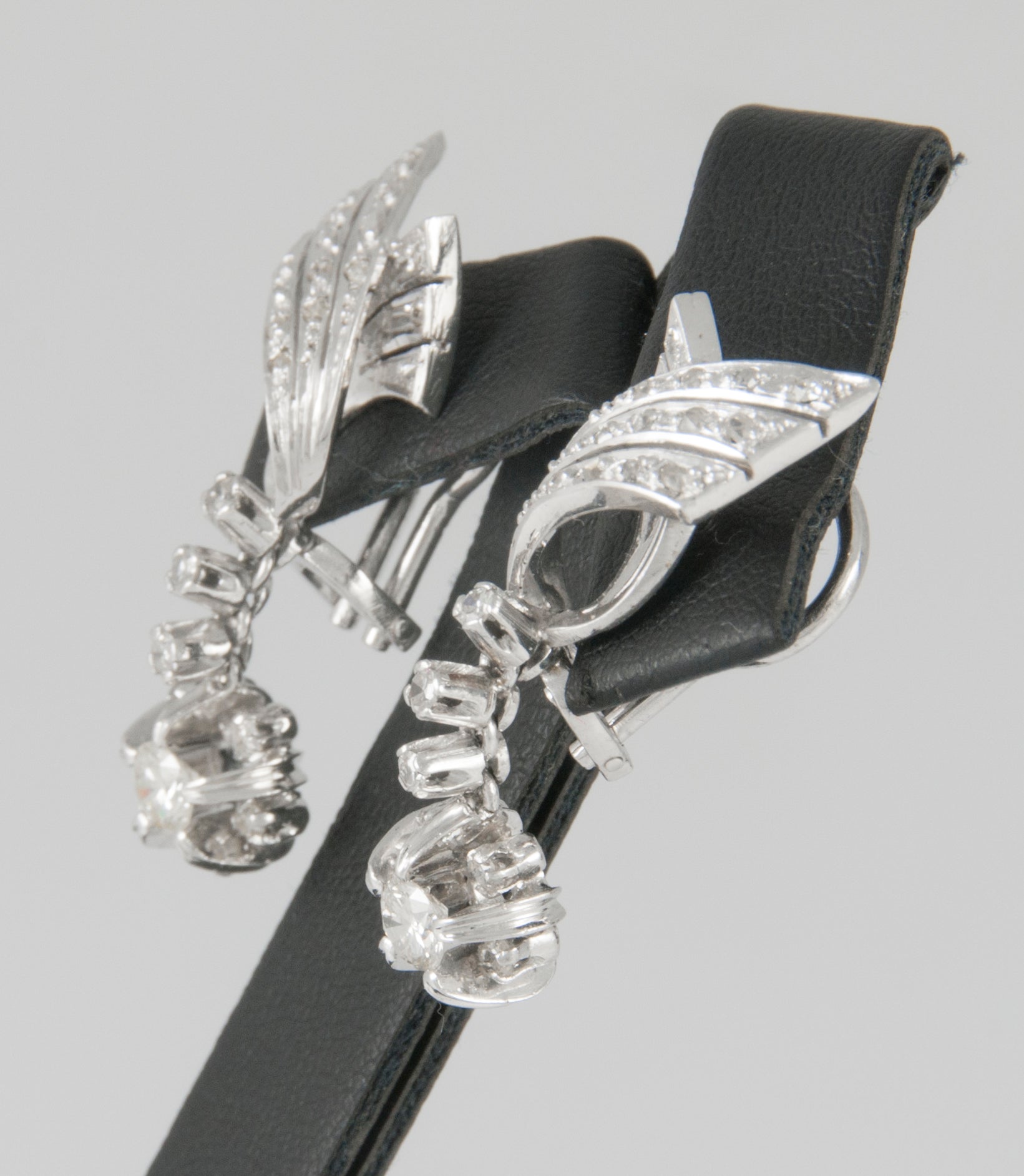 Pendientes en oro blanco 18k y 0.87ct brillantes - Mayka Jewels