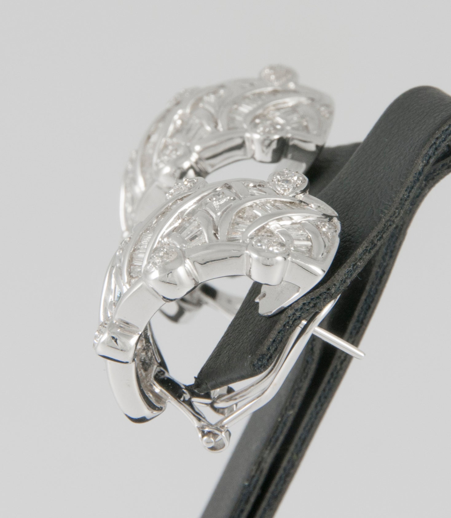 Pendientes en oro blanco 18k y 2.55ct brillantes - Mayka Jewels