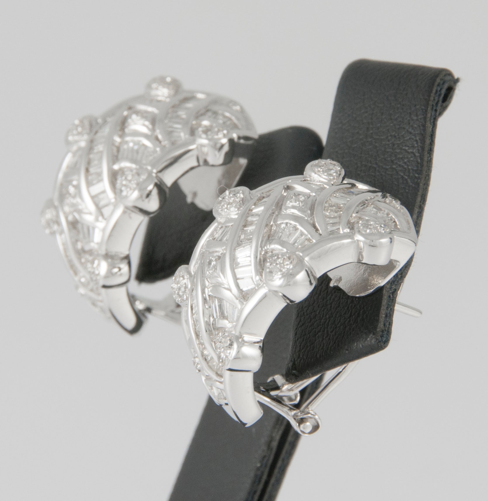 Pendientes en oro blanco 18k y 2.55ct brillantes - Mayka Jewels