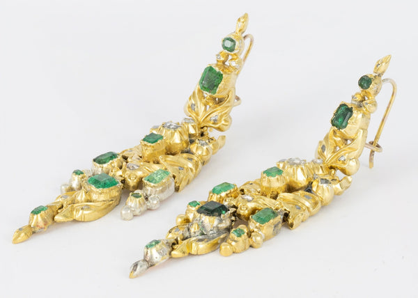 Pendientes Isabelinos en plata bañada con esmeraldas 4.08ct y brillantes 0.9ct - Mayka Jewels