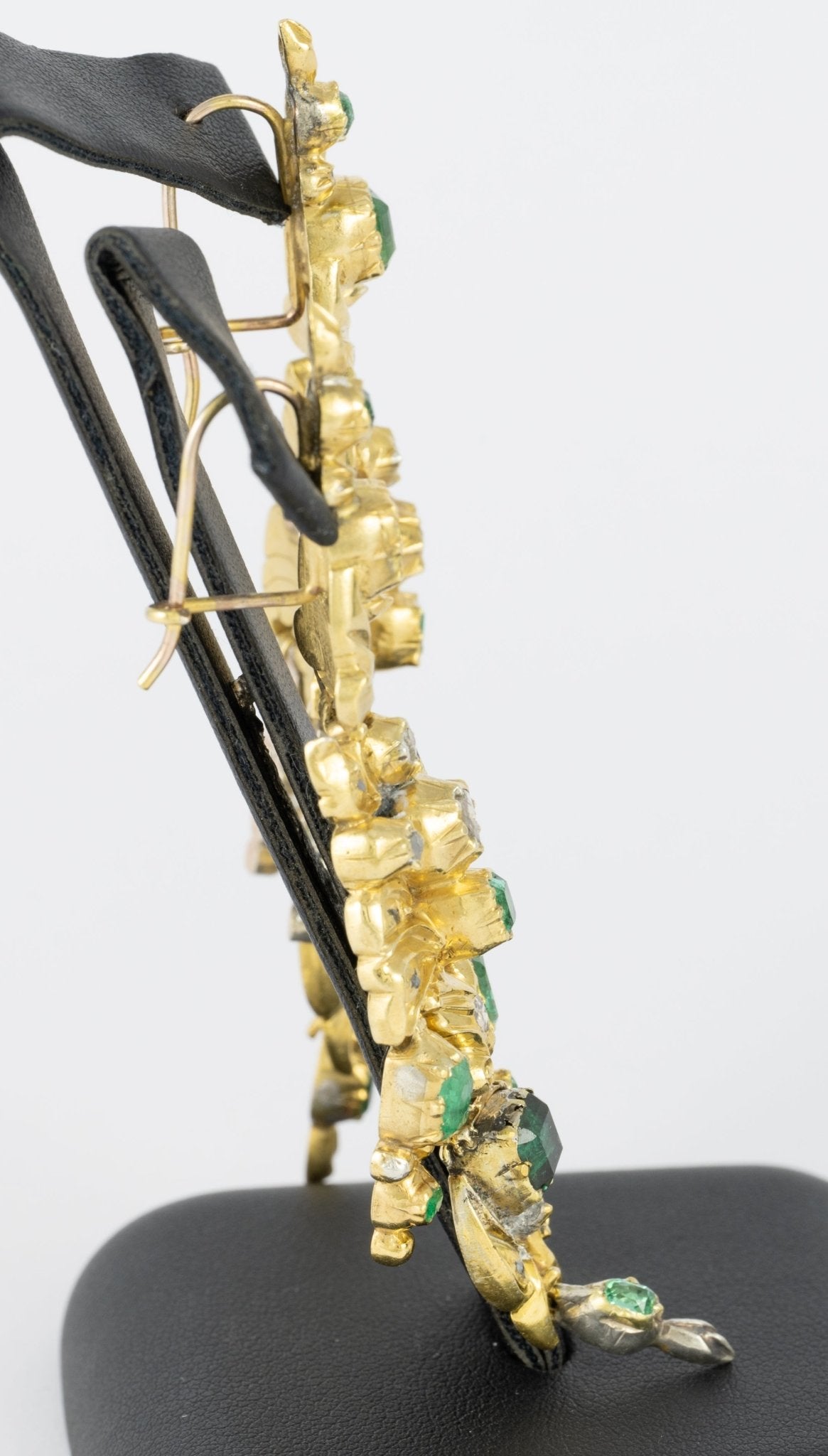 Pendientes Isabelinos en plata bañada con esmeraldas 4.08ct y brillantes 0.9ct - Mayka Jewels