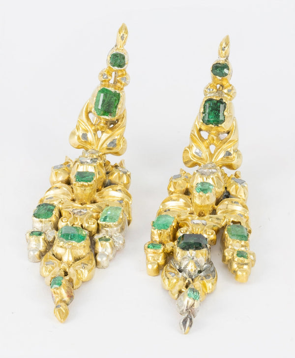 Pendientes Isabelinos en plata bañada con esmeraldas 4.08ct y brillantes 0.9ct - Mayka Jewels