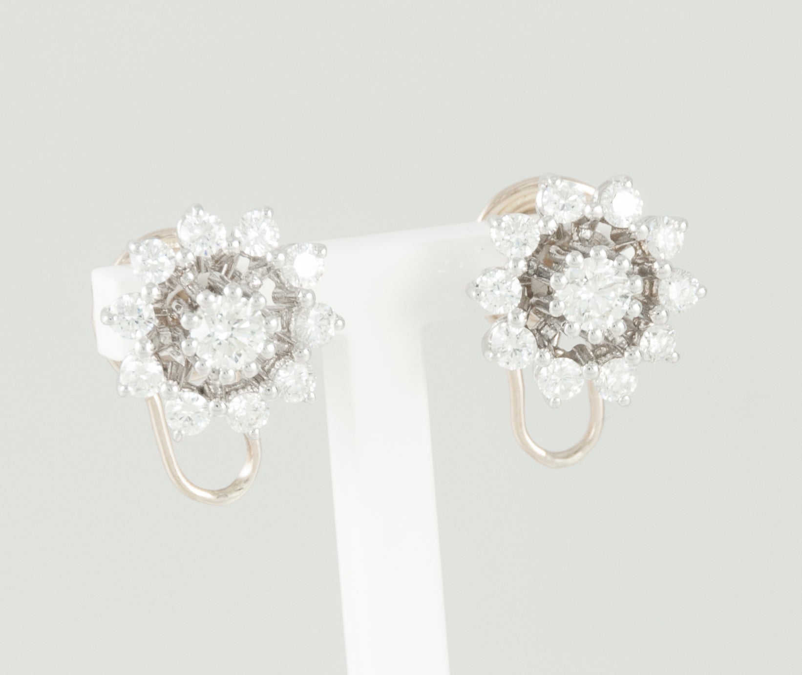 Pendientes personalizables en oro blanco 18k, brillantes y perlas - Mayka Jewels